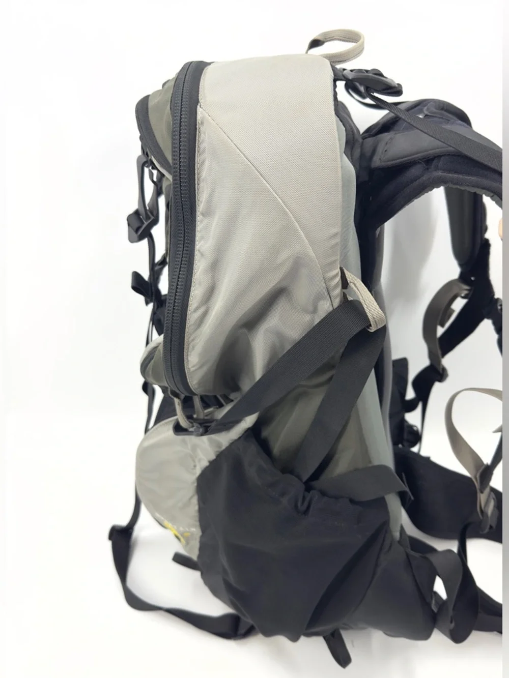 Mountain Hardwear Supernatural 40 Backpack Size M Fitlock Hiking Camping Outdoor